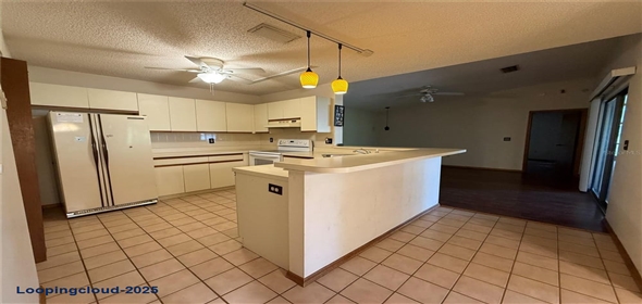 3957 BEARDED OAKS COURT Sarasota Florida, 34232 | Beautifully Manteined Home