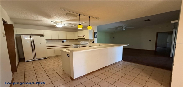 3957 BEARDED OAKS COURT Sarasota Florida, 34232 | Beautifully Manteined Home