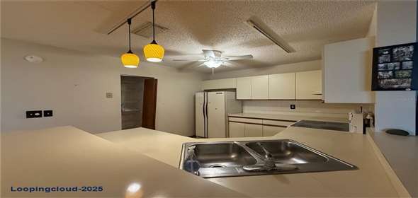 3957 BEARDED OAKS COURT Sarasota Florida, 34232 | Beautifully Manteined Home