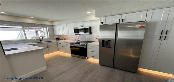 3963 GLEN OAKS MANOR DRIVE Sarasota Florida, 34232 | Completely Remodeled Home