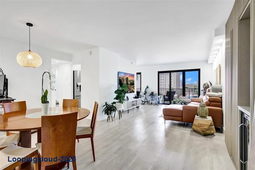 Stunning Fully Remodeled Condo at Summit Towers – Steps from Hollywood Beach