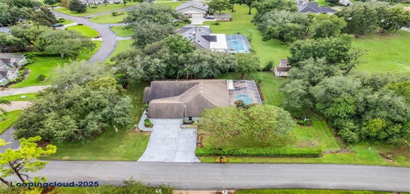 89 PINE FOREST LANE Haines City Florida, 33844 | Stunning Upgraded Pool Home