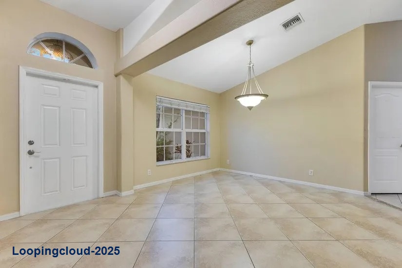 Modern Single-Family Living with Huge Backyard