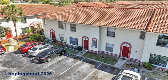 1631 LITTLE FALLS CIR # 92 Orlando Florida, 32807 | Completely Remodeled Home