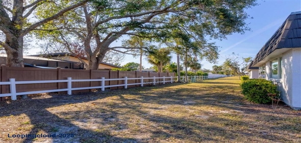 3990 OVERLOOK BEND #19 Sarasota Florida, 34232 | Beautifully Updated Villa