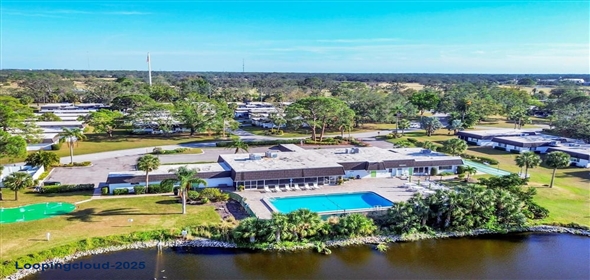 3990 OVERLOOK BEND #19 Sarasota Florida, 34232 | Beautifully Updated Villa