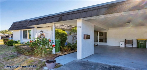 3990 OVERLOOK BEND #19 Sarasota Florida, 34232 | Beautifully Updated Villa