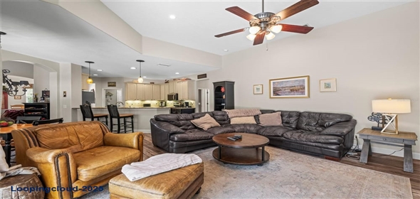 743 STONECREST DRIVE Sarasota Florida, 34232 | Beautiful Gem in the Heart of Sarasota