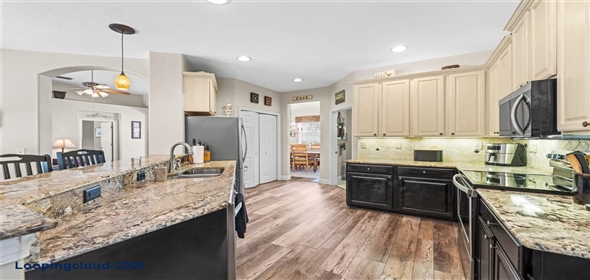 743 STONECREST DRIVE Sarasota Florida, 34232 | Beautiful Gem in the Heart of Sarasota