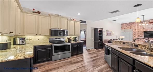 743 STONECREST DRIVE Sarasota Florida, 34232 | Beautiful Gem in the Heart of Sarasota