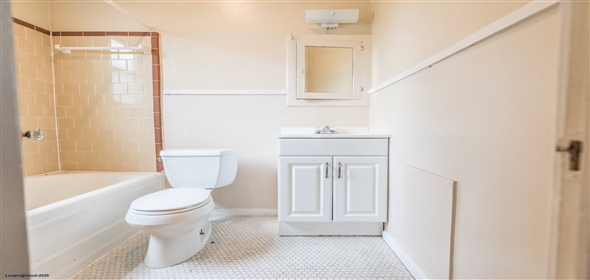 329 WEST HUISACHE AVENUE Olmos Park Texas, 78212 | Charming 12-unit Apartment Building