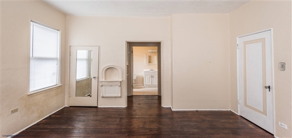 329 WEST HUISACHE AVENUE Olmos Park Texas, 78212 | Charming 12-unit Apartment Building