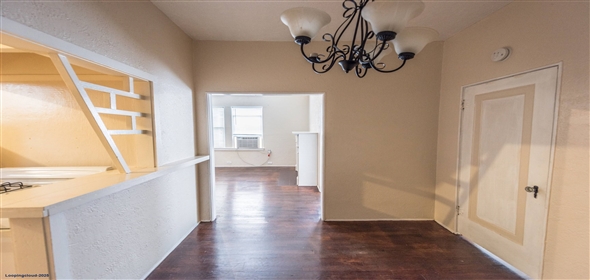 329 WEST HUISACHE AVENUE Olmos Park Texas, 78212 | Charming 12-unit Apartment Building