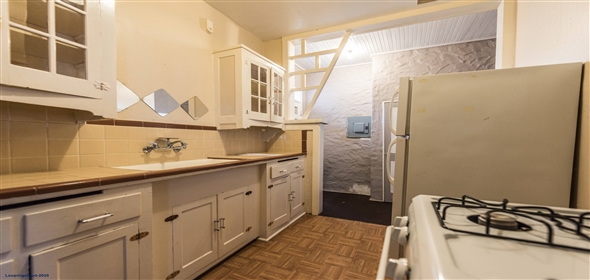 329 WEST HUISACHE AVENUE Olmos Park Texas, 78212 | Charming 12-unit Apartment Building