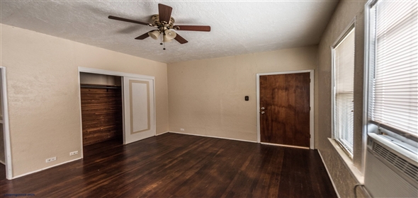 329 WEST HUISACHE AVENUE Olmos Park Texas, 78212 | Charming 12-unit Apartment Building