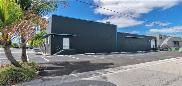 2901 NW 34th St Miami Florida, 33142 | Modern Warehouse with Glass Showroom