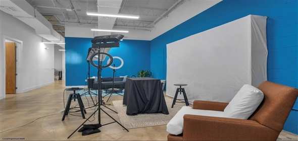 2901 NW 34th St Miami Florida, 33142 | Modern Warehouse with Glass Showroom