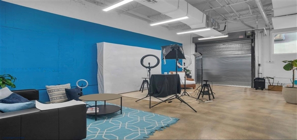 2901 NW 34th St Miami Florida, 33142 | Modern Warehouse with Glass Showroom