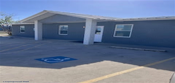 200 W College Ave Devine Texas, 78016 | Exclusive Property for Lease