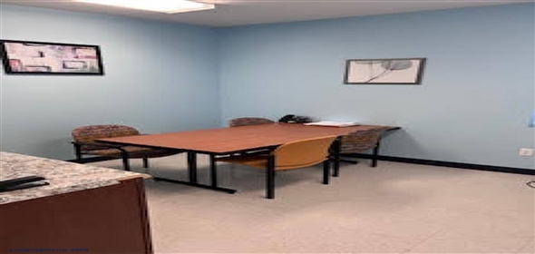 200 W College Ave Devine Texas, 78016 | Exclusive Property for Lease