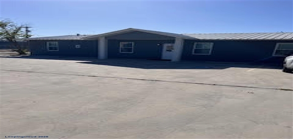 200 W College Ave Devine Texas, 78016 | Exclusive Property for Lease