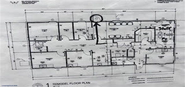 200 W College Ave Devine Texas, 78016 | Exclusive Property for Lease