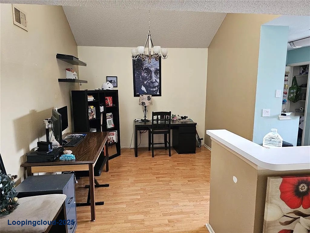 Modern Single-Family Retreat in a Prime Location