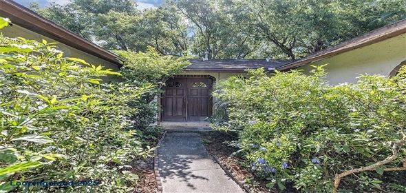 380 Violet Dell Dr Casselberry Florida, 32707 | Lakefront Living in a Spacious Family Home