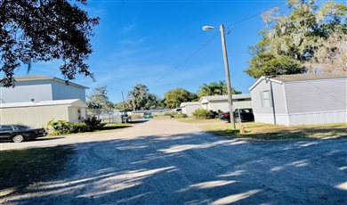 904 N Kingsway Rd , Seffner Florida                                                                                              33584