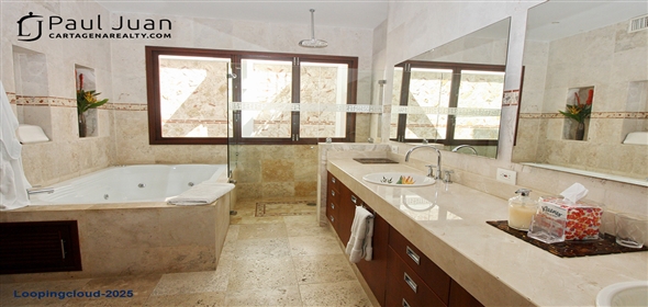 Tejadillo Street # 38-64.Cartagena  Bolivar, 130001 | Majestic colonial ambiance apartment