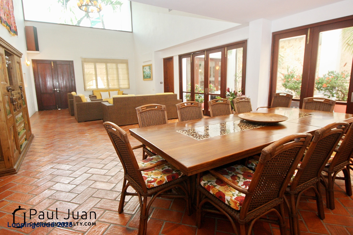 Majestic colonial ambiance apartment