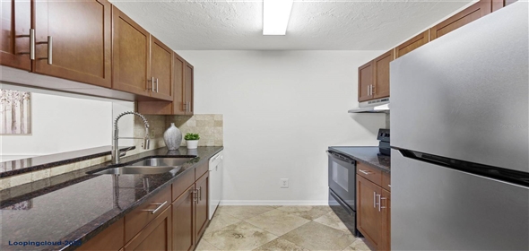 4037 CROCKERS LAKE BLVD #17 Sarasota Florida, 34238 | 4037 CROCKERS LAKE BLVD #17