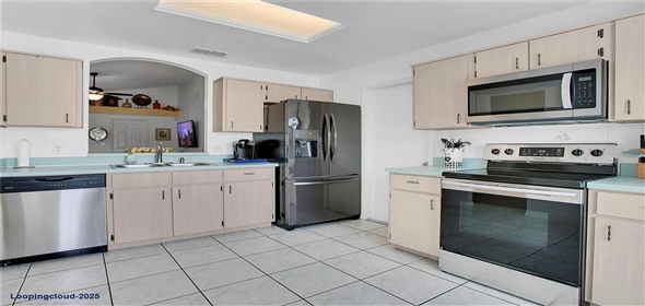 204 Bay Meadow Dr Kissimmee Florida, 34746 | Beautiful single family home