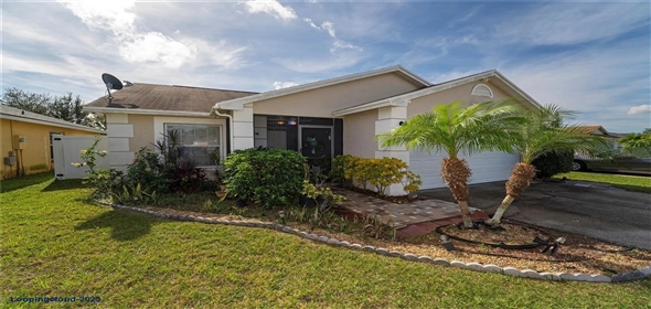 221 Indian Point Cir Kissimmee Florida, 34746 | Nice Single family home