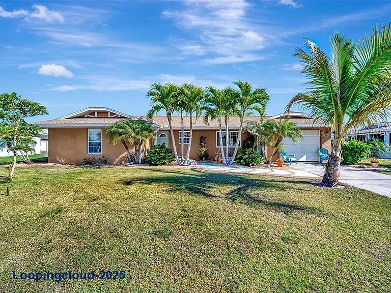 Beautiful decorative Single Family home