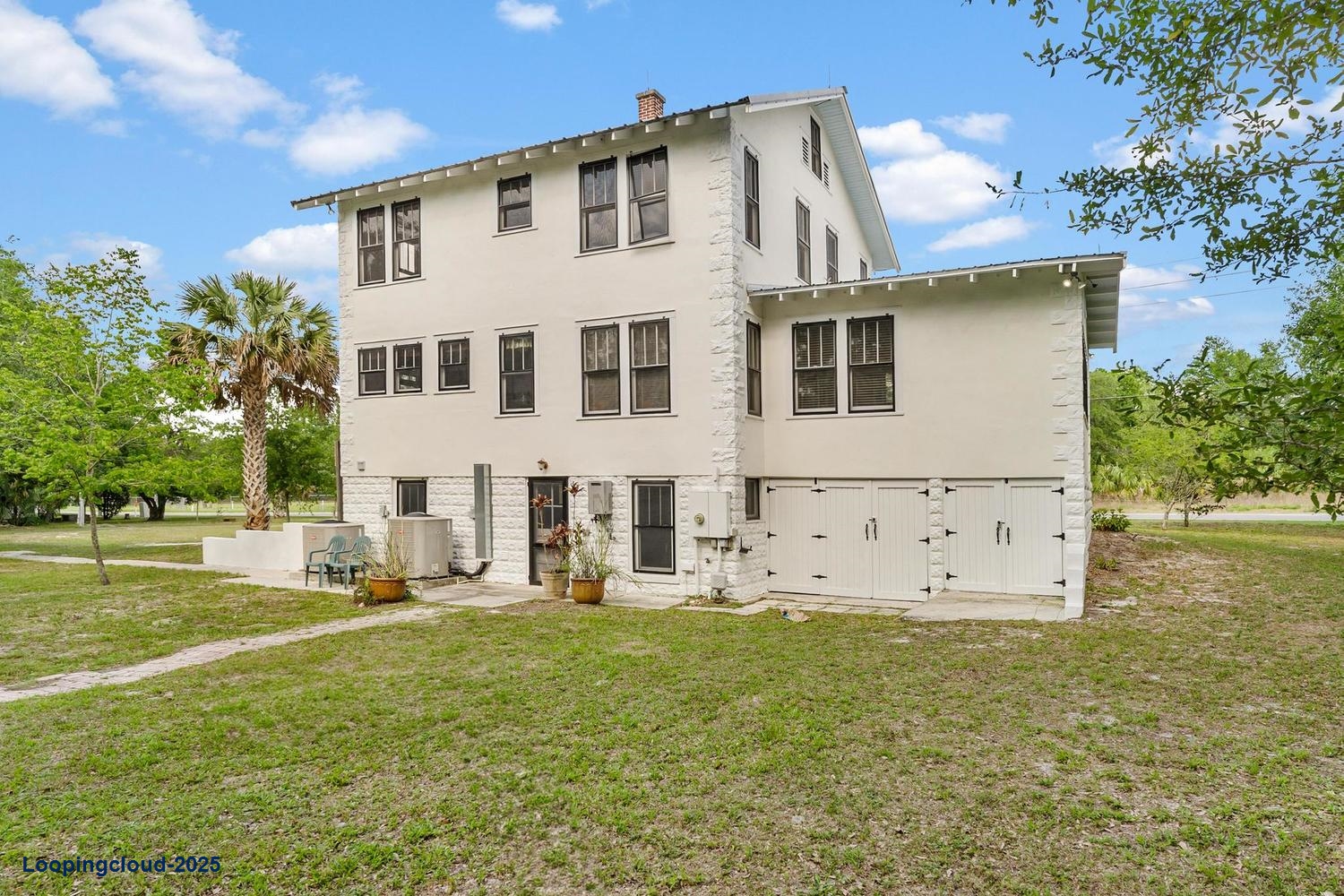 Office & Detached Garage/Workshop For Lease