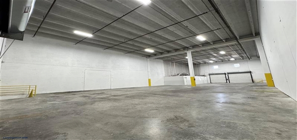 8700 NW 100th St Medley Florida, 33178 | Beautiful Warehouse Office