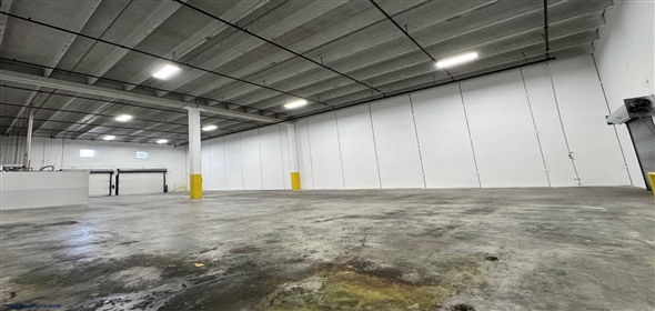 8700 NW 100th St Medley Florida, 33178 | Beautiful Warehouse Office