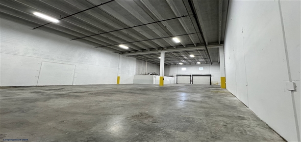 8700 NW 100th St Medley Florida, 33178 | Beautiful Warehouse Office