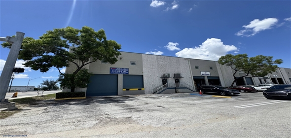 8700 NW 100th St Medley Florida, 33178 | Beautiful Warehouse Office
