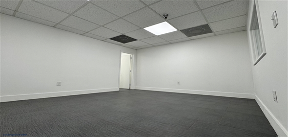 8700 NW 100th St Medley Florida, 33178 | Beautiful Warehouse Office