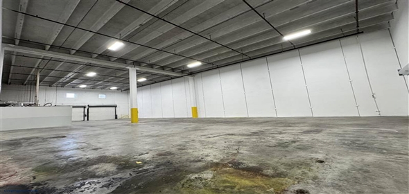 8700 NW 100th St Medley Florida, 33178 | Beautiful Warehouse Office