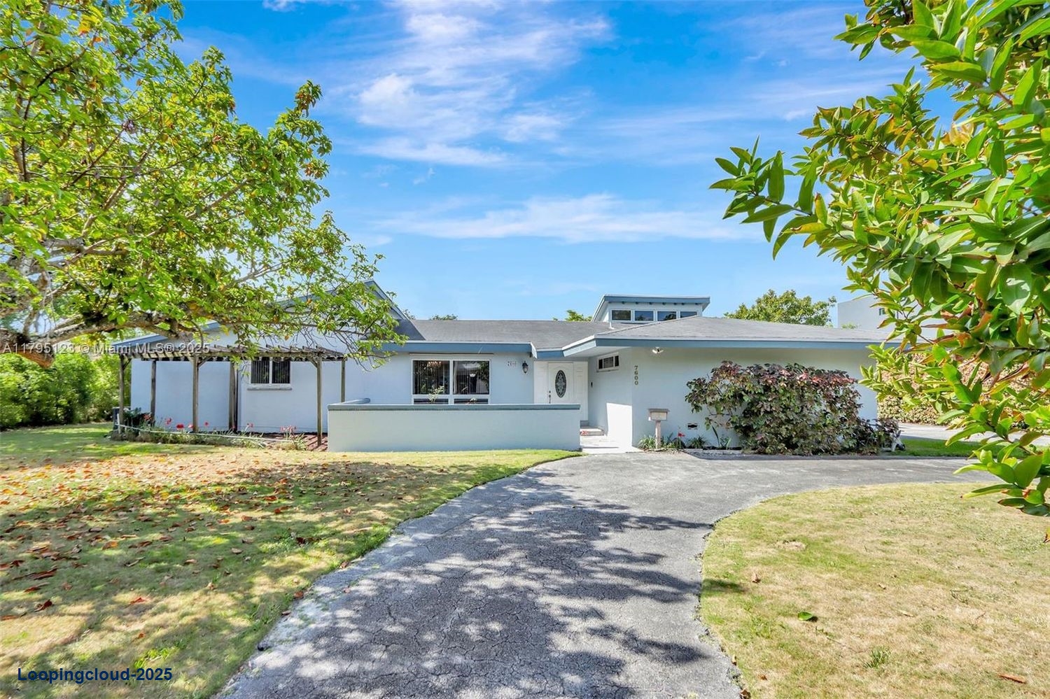 Prestigious Pinecrest Property