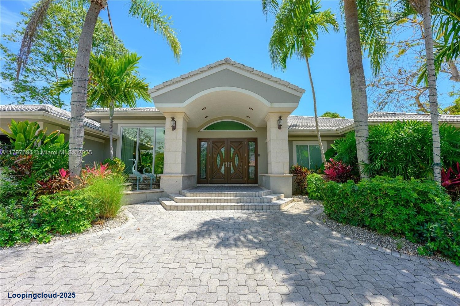 Luxurious Single Family Home