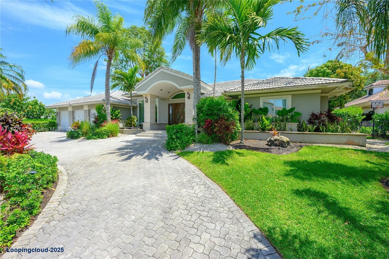 Luxurious Single Family Home