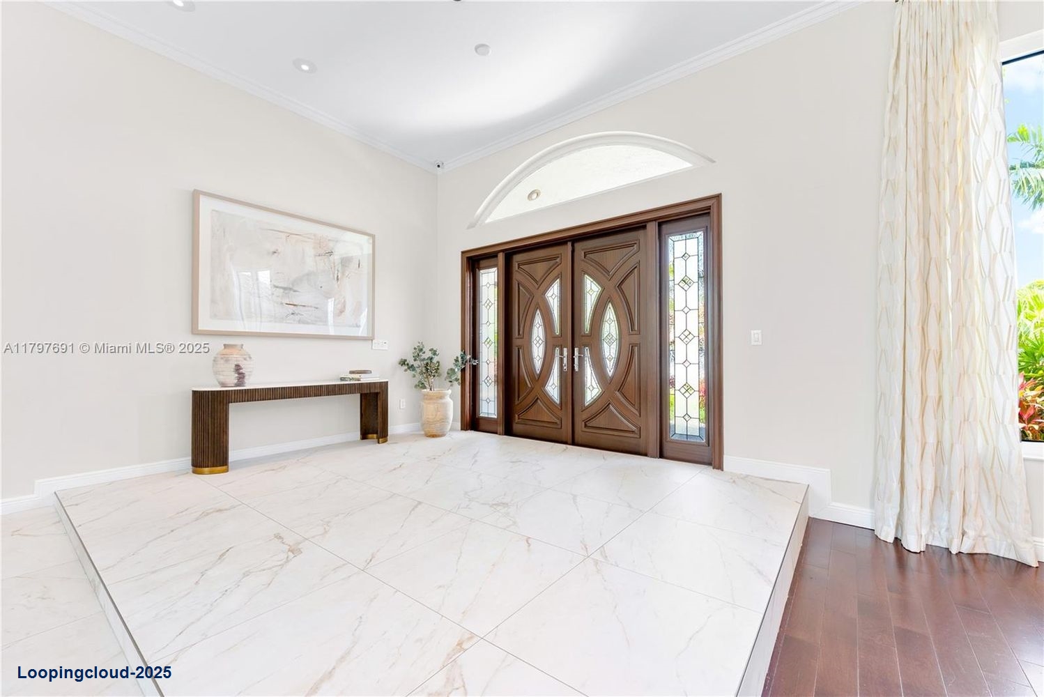 Luxurious Single Family Home