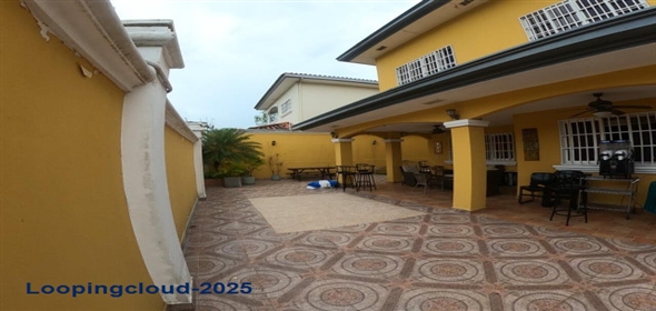 Residencial Huacas Avenida Via Centenario Calle Tercera A A-8 Panama City Panamá Province, 07101 | Exclusive in Av Centenario - Hermosa Casa en Avenida Centenario