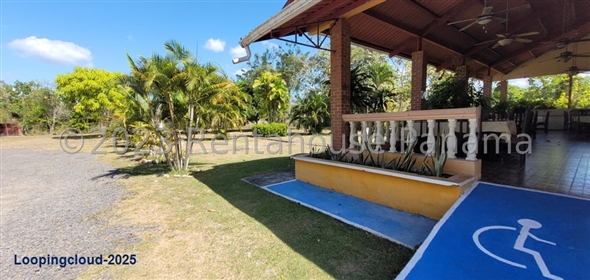 EL Galeon Carretera Rio Hato Cocle Cocle, 02007 | Exclusiva Propiedad Comercial - Convenient Commercial Property