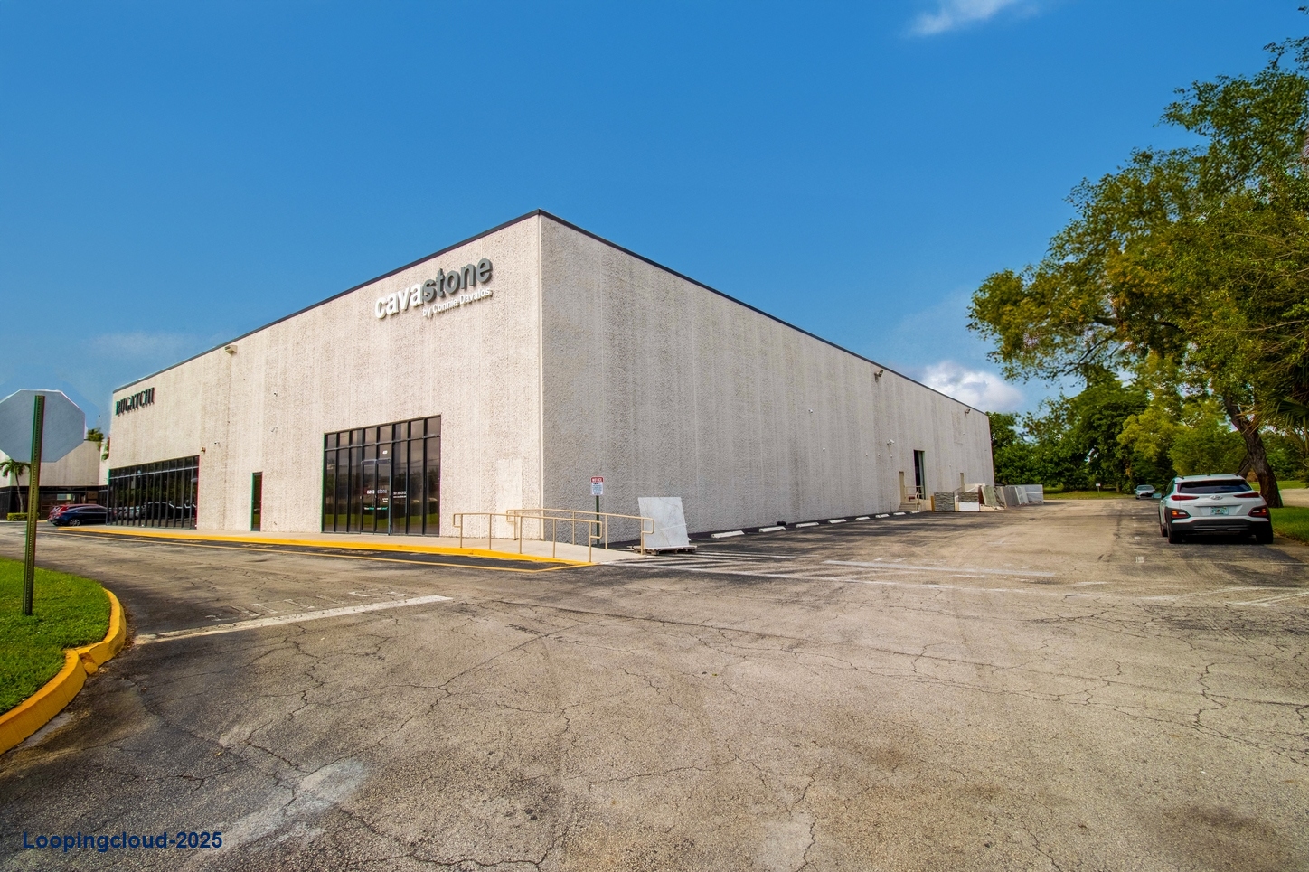Warehouse 18,000 Sq Ft
