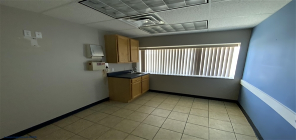 56 Hilltop Village Center Drive Eureka Missouri, 63025 | Former Urgent Care/Fast Food Restaurant | High Visibility Location |2,352 SF | 26,572 SF Lot